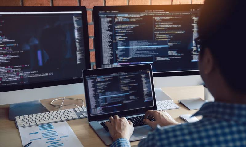 数据科学选型：R与Python如何赋能岗巴县网站建设？